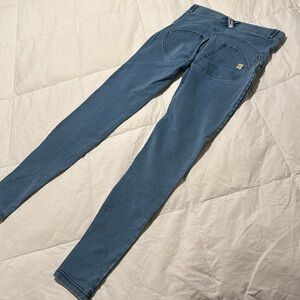 Freddy jeans size small